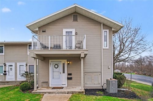 521 Eastbrooke Ln, Rochester, NY, 14618-5221 | Card Image