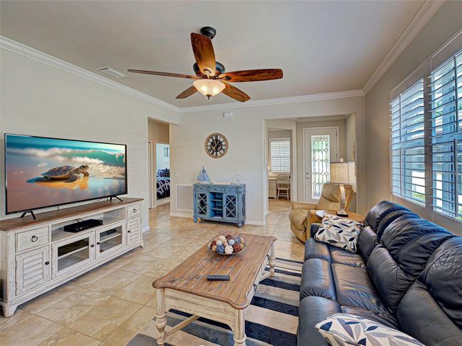 Crown molding | Image 19