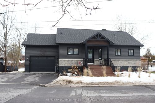 69 Mill St, Chesterville, ON, K0C1H0 | Card Image