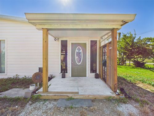 713 6th St, San Leon, TX, 77539-2952 | Card Image