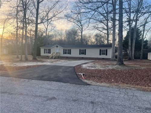 124 Sue Ella Ct, Townville, SC, 29689-4449 | Card Image