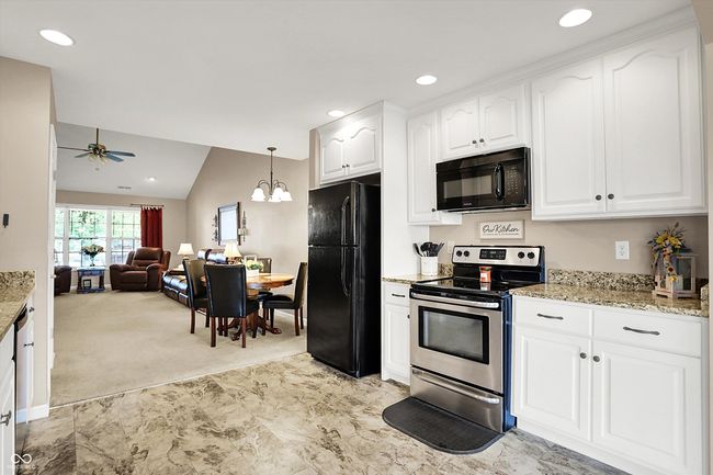 1056 Hilltop Commons Blvd, Condo with 3 bedrooms, 2 bathrooms and null parking in Whiteland IN | Image 16