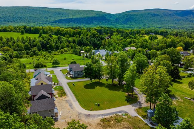 38 Jamesons Flts, Condo with 3 bedrooms, 3 bathrooms and null parking in Manchestr Ctr VT | Image 41