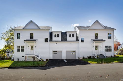 197 Vesper St, Fairfield, CT, 06825-4334 | Card Image