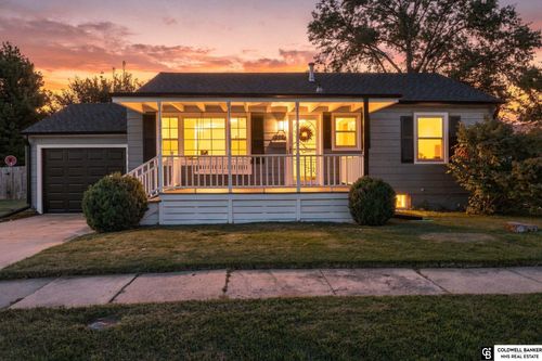 200 N 18th St, Beatrice, NE, 68310-3211 | Card Image