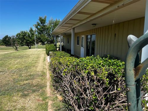 21281 E 987 Rd, Foss, OK, 73647-4700 | Card Image