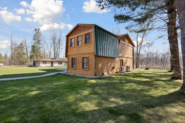 7952 Main St, House other with 3 bedrooms, 2 bathrooms and null parking in Newaygo MI | Image 6