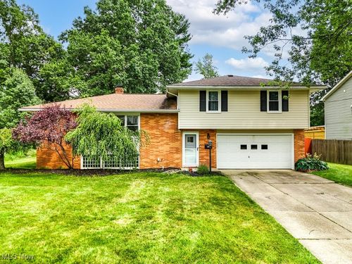 3771 Valley Forge Dr, Stow, OH, 44224-3321 | Card Image