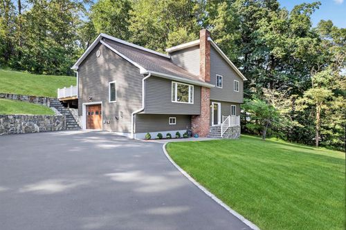 28 Di Rubbo Dr, Cortlandt Mnr, NY, 10567-2614 | Card Image