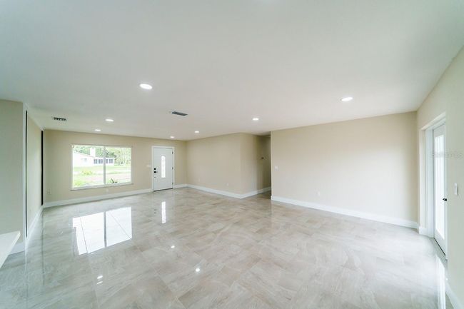 4616 34 Th Ave E, House other with 3 bedrooms, 2 bathrooms and null parking in Bradenton FL | Image 4