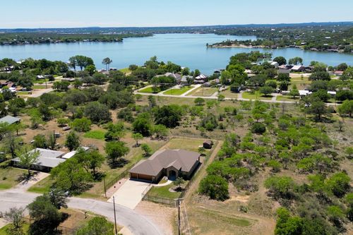 312 W Lakeshore Dr, Sunrise Beach, TX, 78643-9295 | Card Image