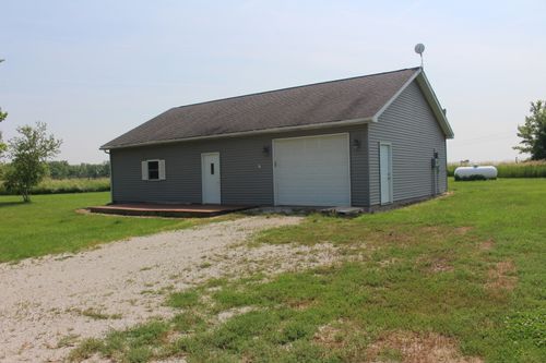 16666 Carl Springs Rd, Wapella, IL, 61777-2521 | Card Image