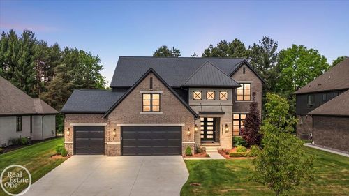 52801 Royal Park Ave, Shelby Twp, MI, 48315-2771 | Card Image