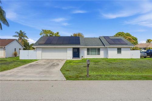 8441 Buena Vista Rd, FORT MYERS, FL, 33967-2631 | Card Image
