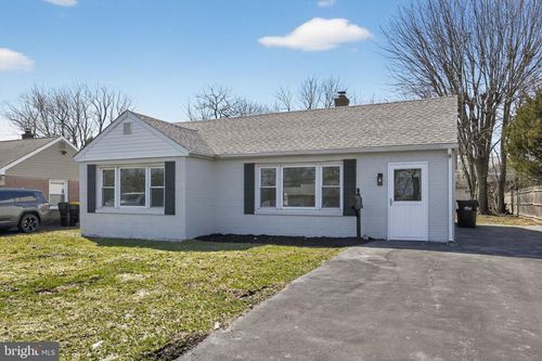 727 W County Line Rd, HATBORO, PA, 19040-1303 | Card Image