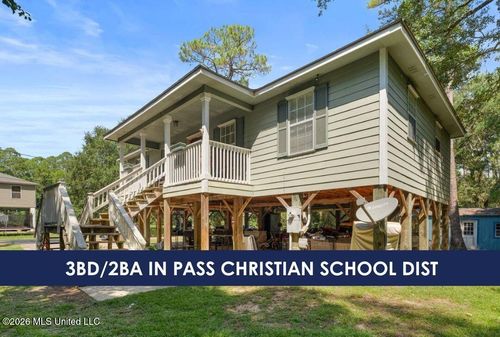 560 Pelican Ave, Pass Christian, MS, 39571-2911 | Card Image