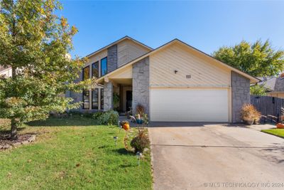 2403 S Joshua Avenue, House other with 4 bedrooms, 2 bathrooms and null parking in Broken Arrow OK | Image 1