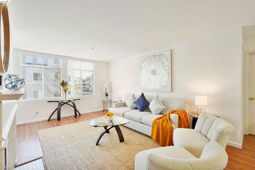 3301-535 Pierce St, Albany, CA, 94706-1058 | Card Image