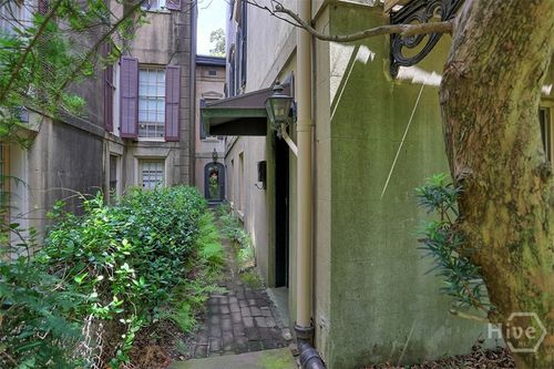 garden-level-216 E Gaston Street, Savannah, GA, 31401 | Card Image