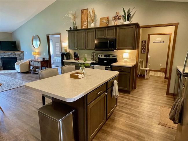 Great kitchen center island! | Image 5