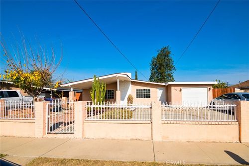 542 E Mckinley St, Rialto, CA, 92376 | Card Image