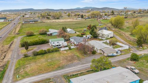 4445 Southside Expy, Klamath Falls, OR, 97603-8547 | Card Image