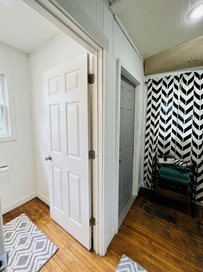 Bathroom | Image 25