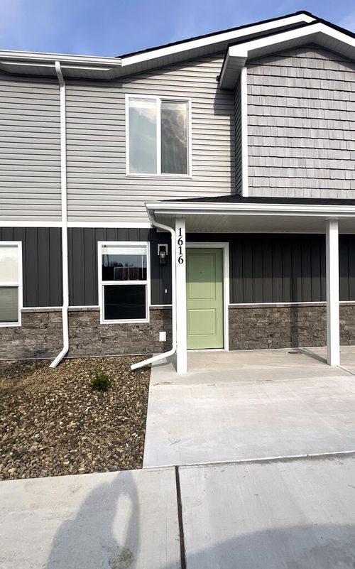 1616 Hannah Ln, Blackfoot, ID, 83221-1107 | Card Image