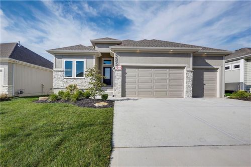 22092 W 94th Ter, Lenexa, KS, 66220 | Card Image
