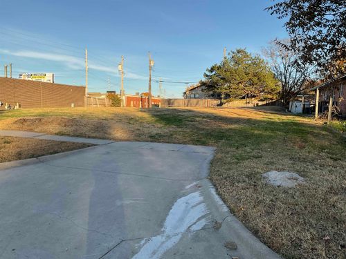 642 N Sheridan St, Wichita, KS, 67203-5039 | Card Image