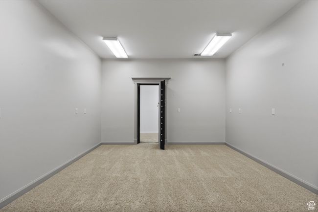 Sitting room with safe access | Image 48
