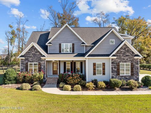 957 Bedford Heights Dr, Grimesland, NC, 27837-9643 | Card Image