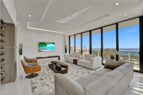 ph14-20281 E Country Club Dr, Aventura, FL, 33180-3010 | Card Image