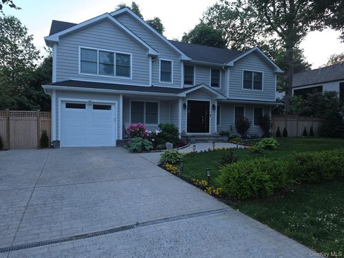 124 Glenlawn Ave, Sea Cliff, NY, 11579-2010 | Card Image