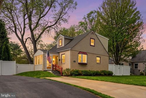 7139 Parkview Ave, FALLS CHURCH, VA, 22042-1615 | Card Image