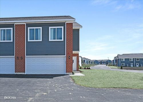 1230 Gillespie Ln, Yorkville, IL, 60560-4792 | Card Image