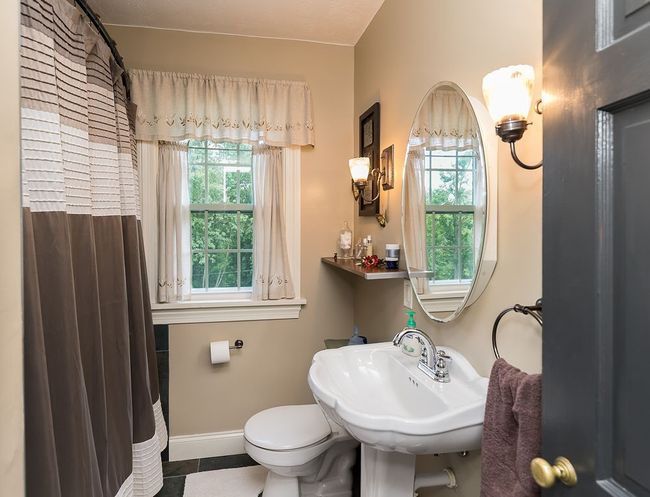 upper floor full bath | Image 47