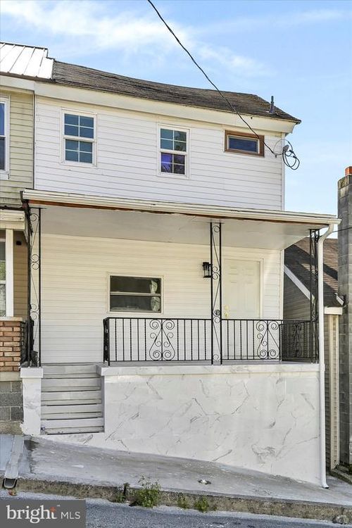 262 Brown St, TAMAQUA, PA, 18252-1202 | Card Image