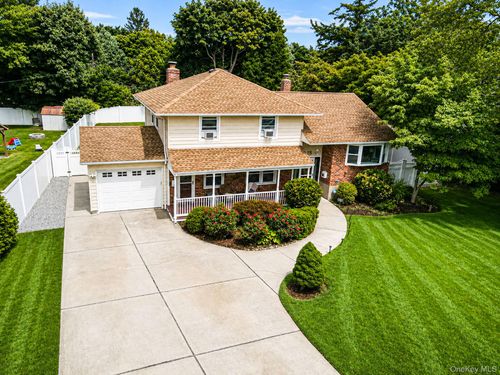 25 Dudley Ln, Kings Park, NY, 11754-4105 | Card Image