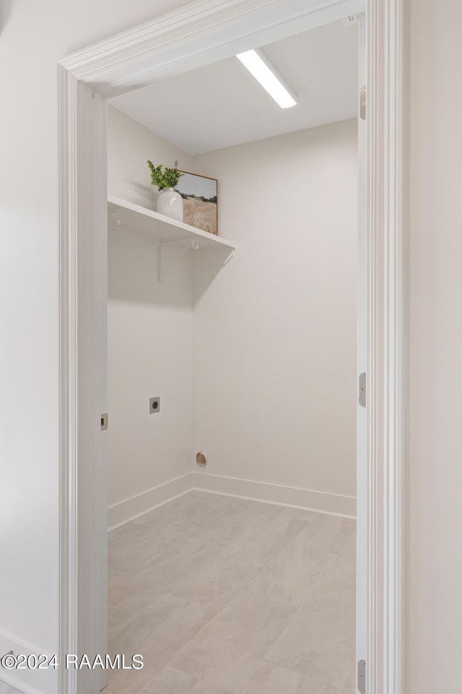 184 Emerite-7 | Image 10