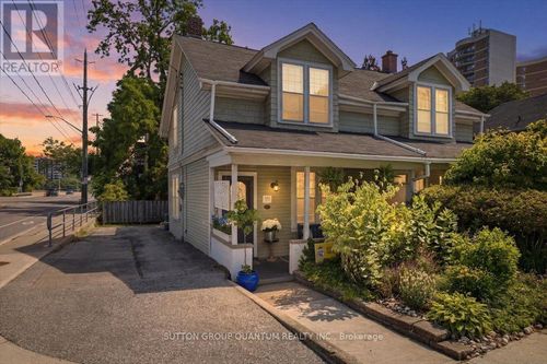 137 Chisholm St, Oakville, ON, L6K3J1 | Card Image