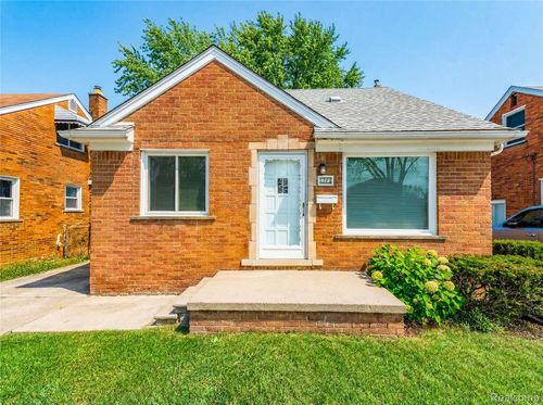 9255 Hubert Ave, Allen Park, MI, 48101-1643 | Card Image