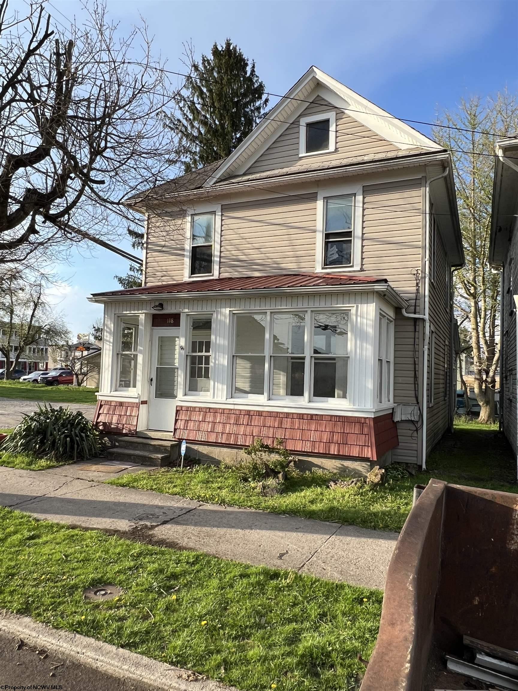 10th St, Elkins, WV 26241