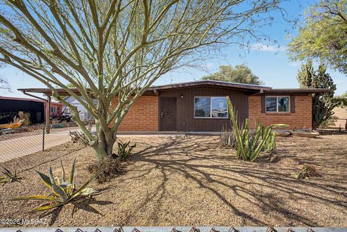2242 W Calle Comodo, Tucson, AZ, 85705 | Card Image