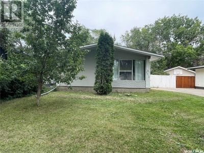 2816 Grant Rd, House other with 3 bedrooms, 2 bathrooms and null parking in Regina SK | Image 1