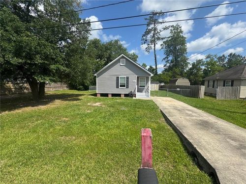 21357 Southern Pines Blvd, Ponchatoula, LA, 70454-8737 | Card Image