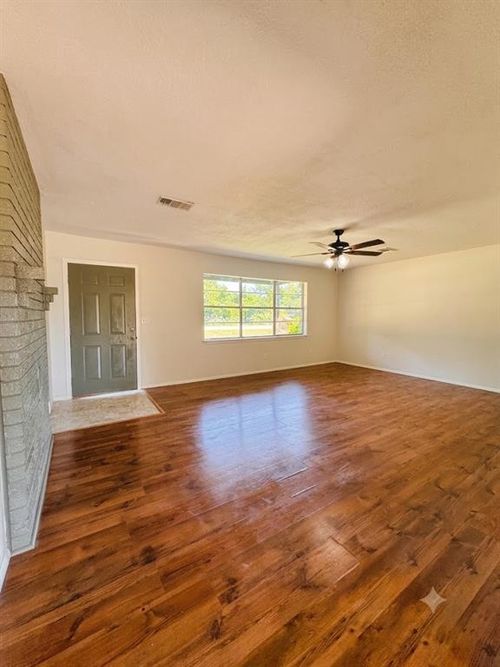 312 E Meadowview St, Valliant, OK, 74764-9003 | Card Image