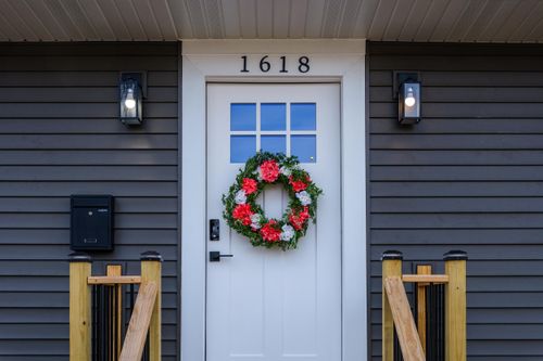 1618 Grand Ave, RACINE, WI, 53403-2628 | Card Image