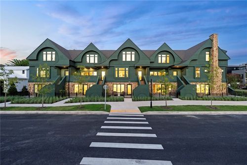 423 Se B St, Bentonville, AR, 72712-5967 | Card Image