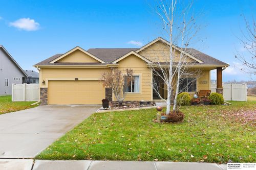 17208 Grand Ave, Omaha, NE, 68116-1101 | Card Image